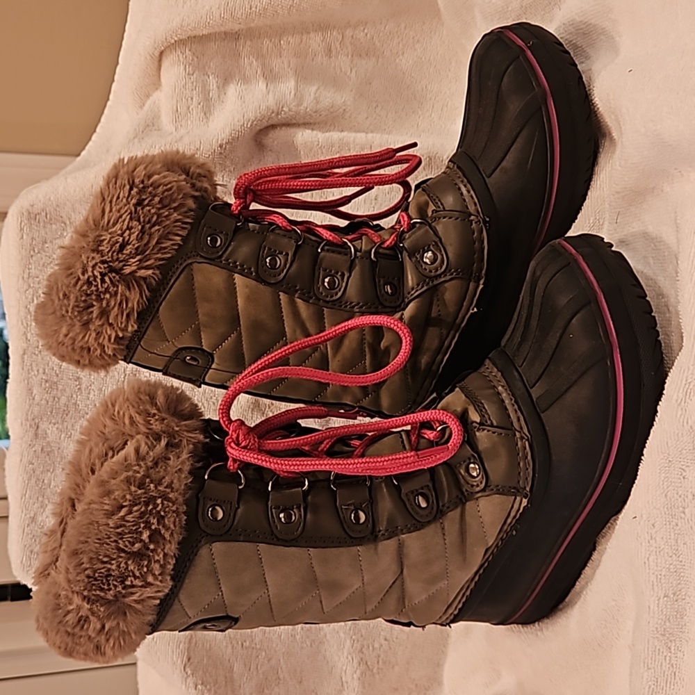 London Fog Snow Boots Size 1